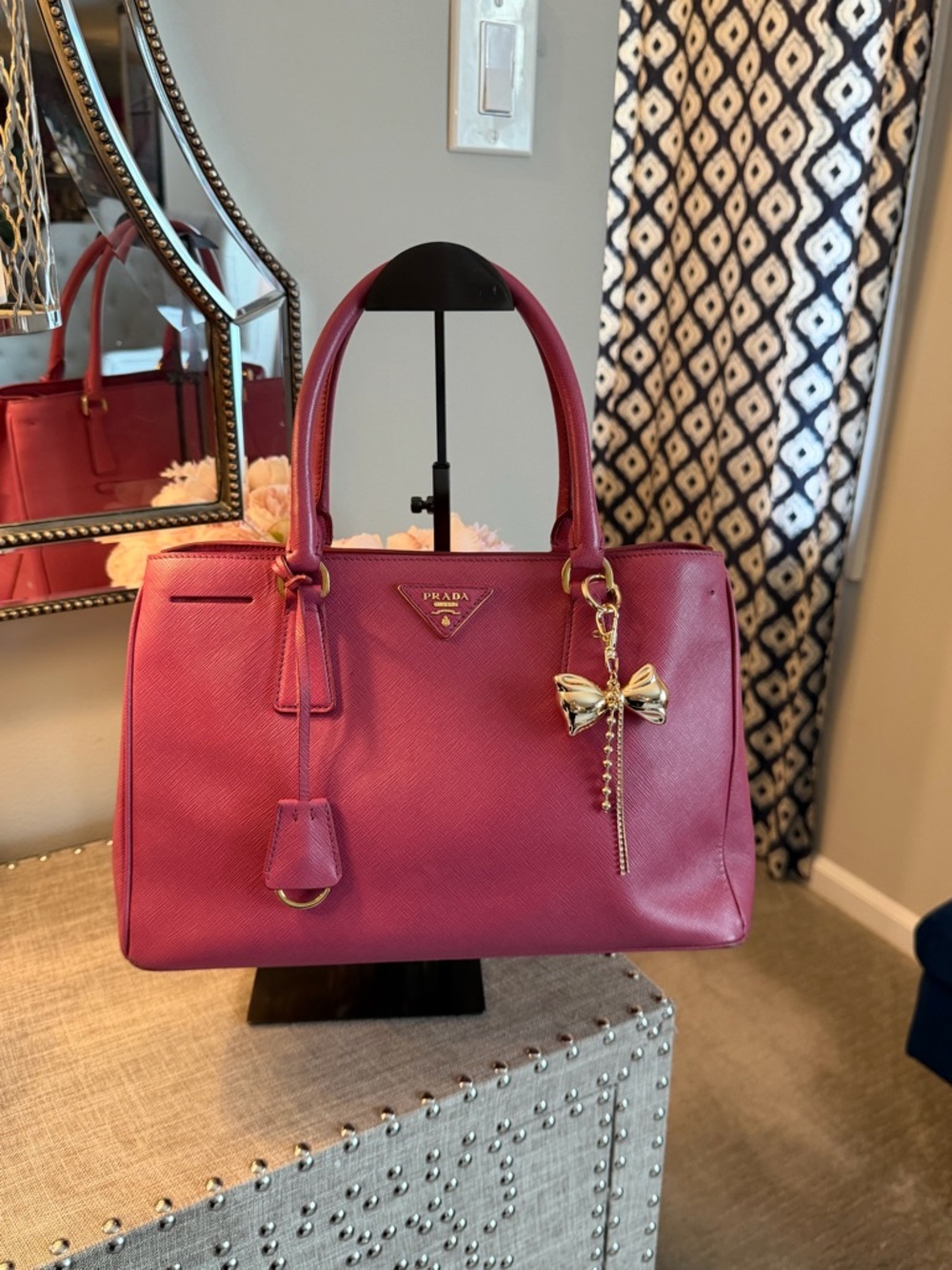 EUC Prada Pink Saffiano Leather Gold 50 in Crossbody Handbag Bow Charm dust bag